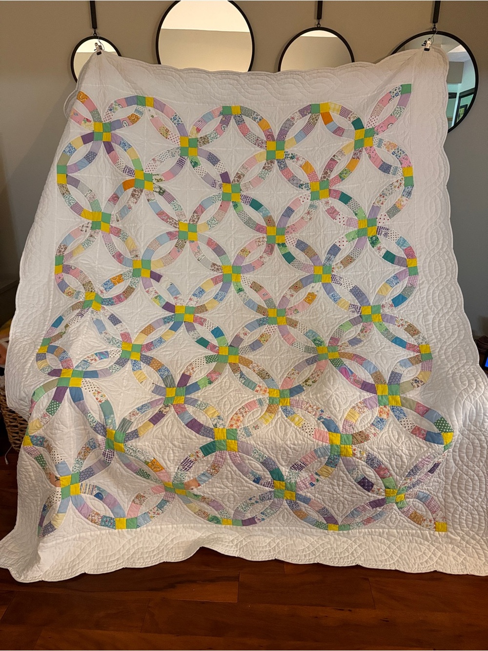 Vintage Handmade Double Wedding Ring Quilt Pastel Patchwork 90x76
